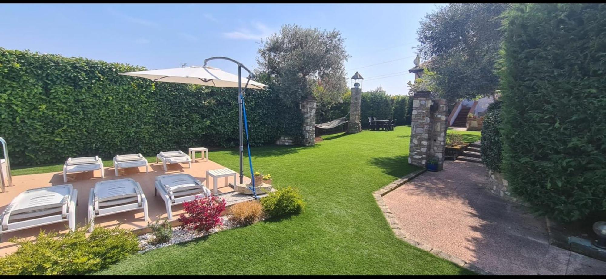 Hotel Garda Family House à Desenzano del Garda Extérieur photo